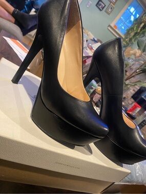 Jessica Simpson Classic Black Platform High Heel Pumps